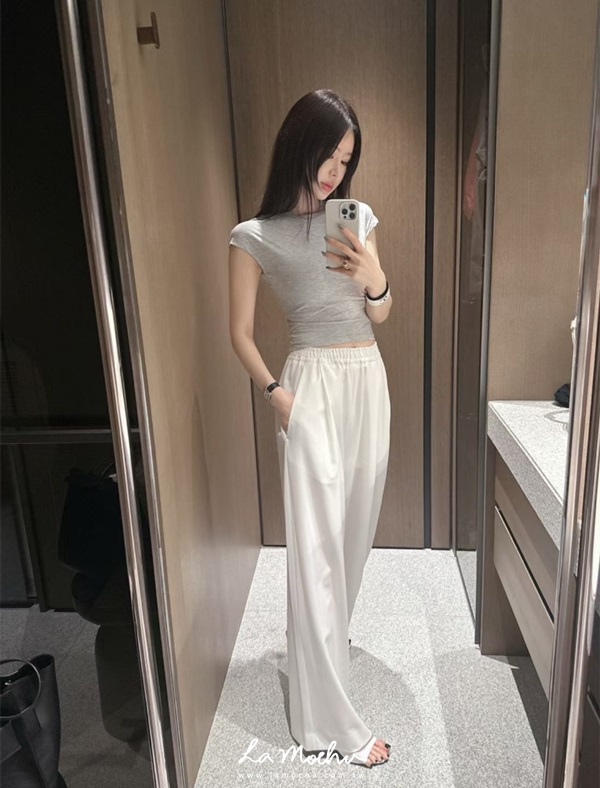 小包袖圓領彈性上衣